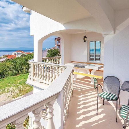 Nice Apartment In Crikvenica With Kitchen מראה חיצוני תמונה