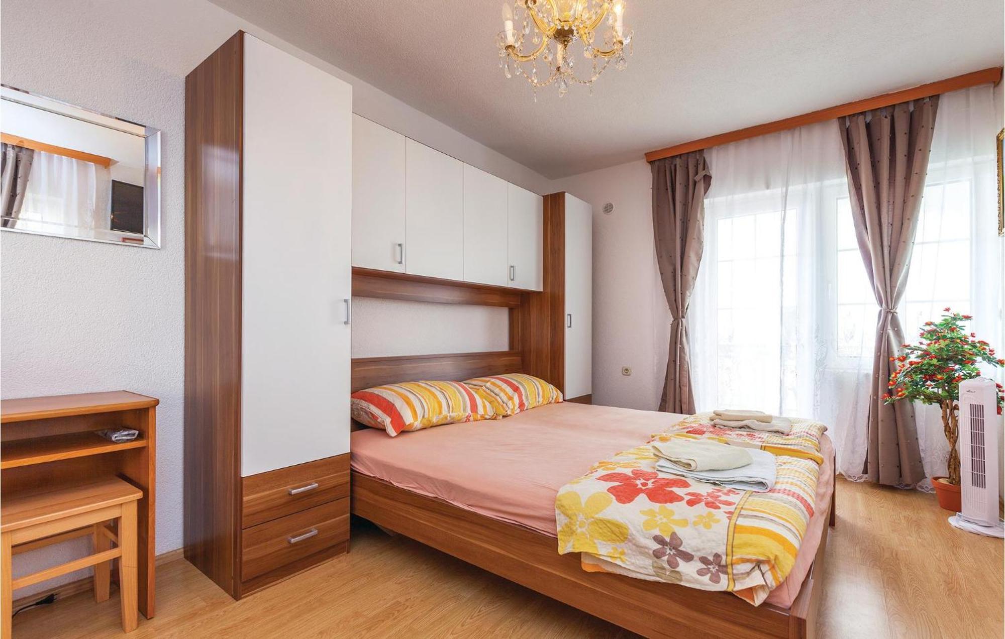 Nice Apartment In Crikvenica With Kitchen מראה חיצוני תמונה