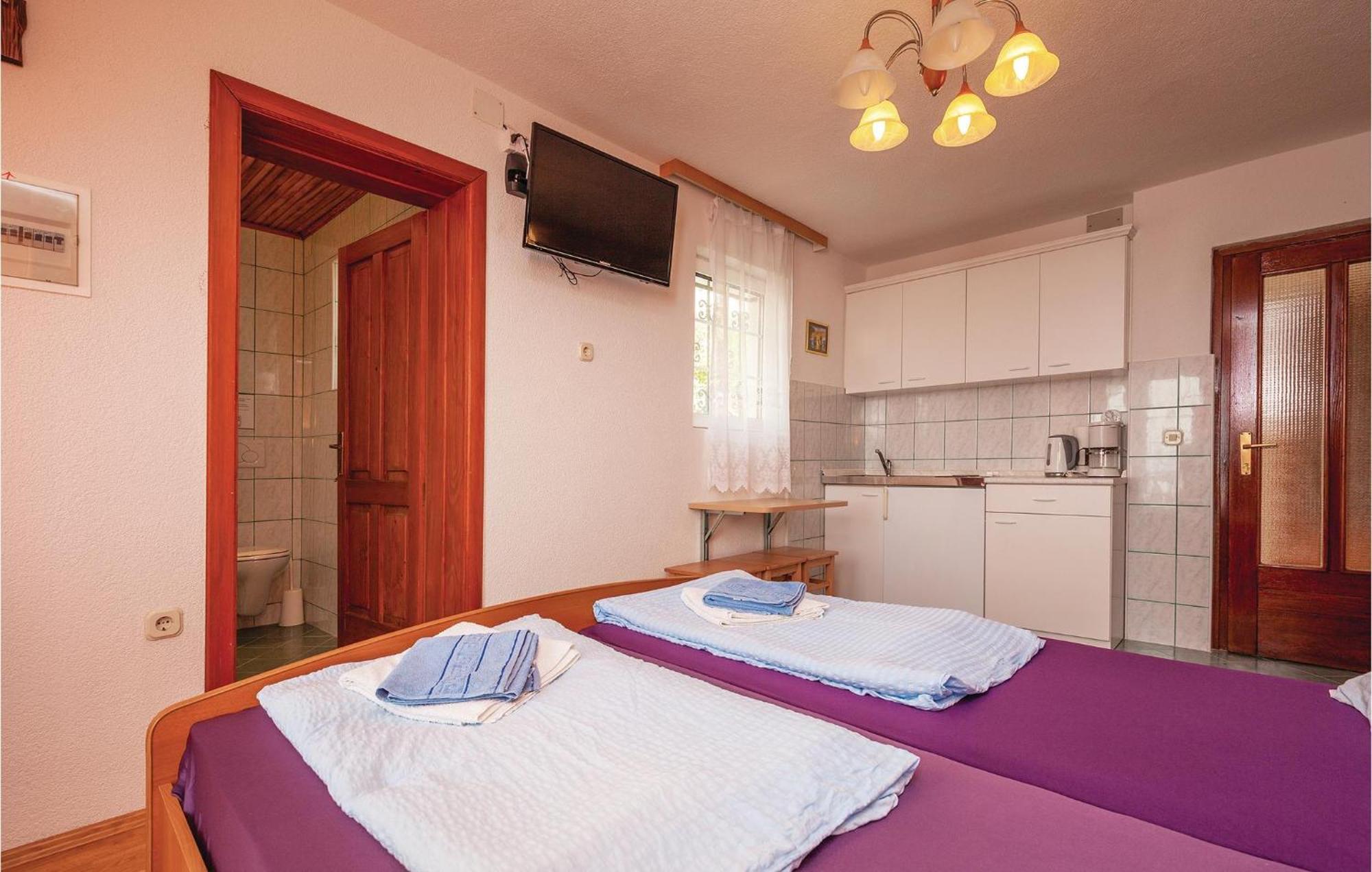 Nice Apartment In Crikvenica With Kitchen מראה חיצוני תמונה