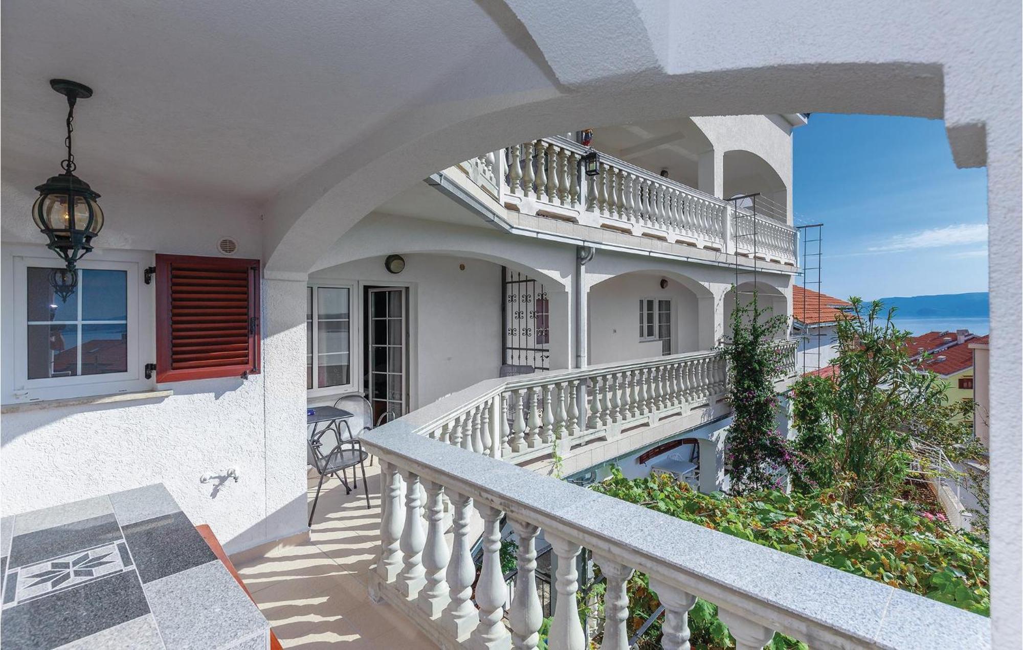 Nice Apartment In Crikvenica With Kitchen מראה חיצוני תמונה
