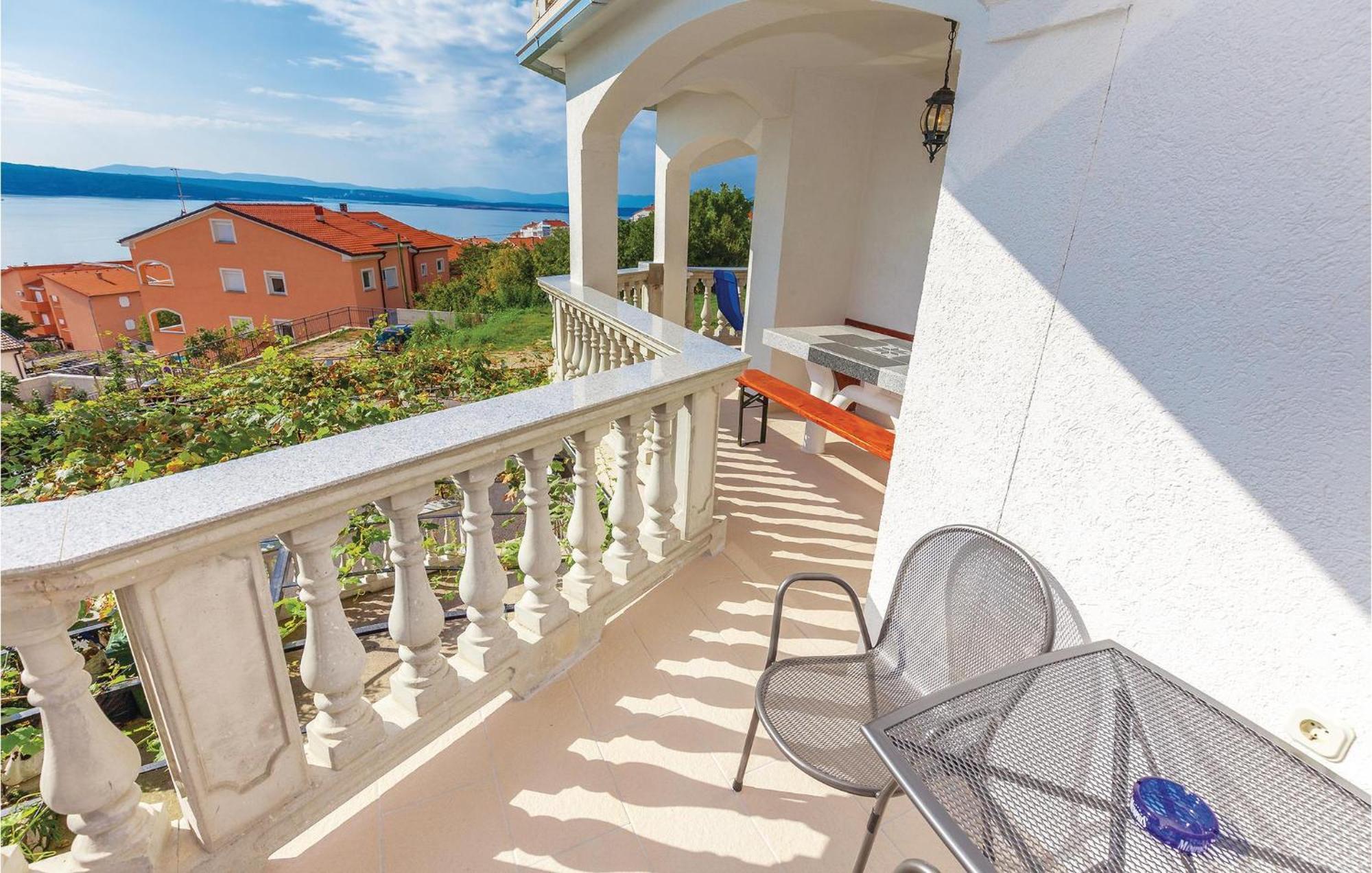 Nice Apartment In Crikvenica With Kitchen מראה חיצוני תמונה