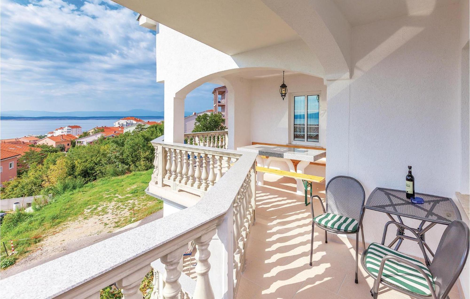 Nice Apartment In Crikvenica With Kitchen מראה חיצוני תמונה
