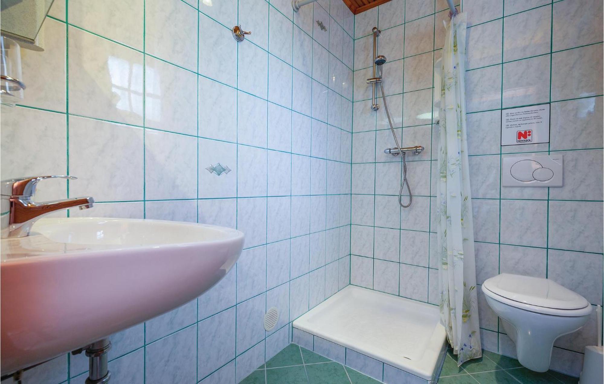 Nice Apartment In Crikvenica With Kitchen מראה חיצוני תמונה